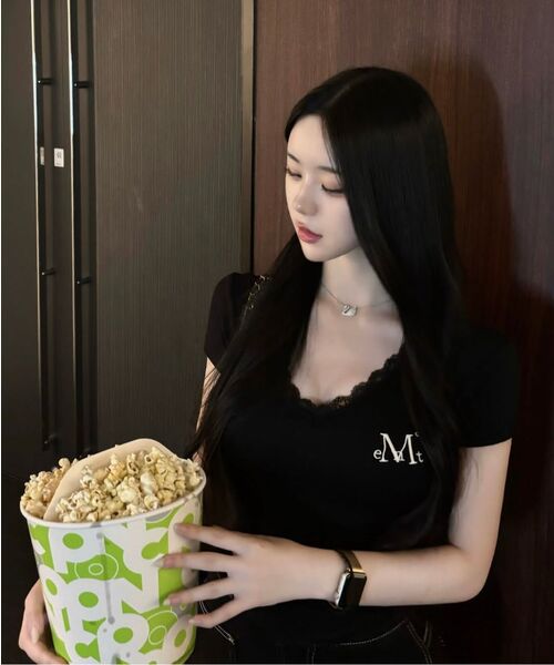 MUCENT（ムセント）の「サニアレースVネック半袖Tシャツ（3カラー）（Tシャツ/カットソー・レディース・ブラック/グレー/アイボリー・FREE）」の22枚目の写真