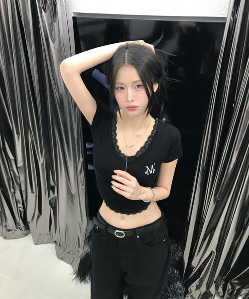 MUCENT（ムセント）の「サニアレースVネック半袖Tシャツ（3カラー）（Tシャツ/カットソー・レディース・ブラック/グレー/アイボリー・FREE）」の21枚目の写真