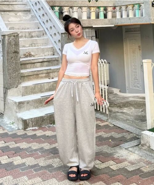 MUCENT（ムセント）の「サニアレースVネック半袖Tシャツ（3カラー）（Tシャツ/カットソー・レディース・ブラック/グレー/アイボリー・FREE）」の14枚目の写真