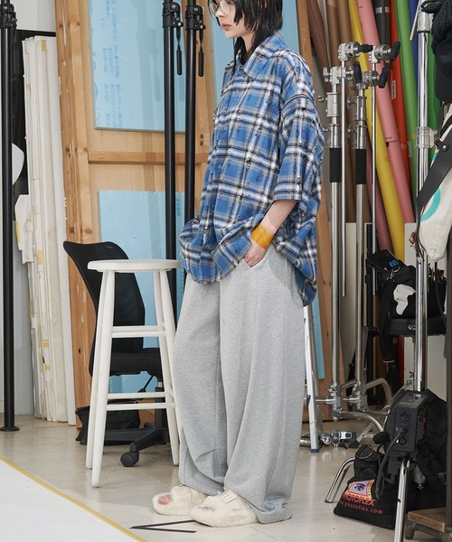 SeeSew(シーソー)の「【UNISEX】PANEL LINE SWEAT PANTS/パネルラインスウェットパンツ(スウェットパンツ・メンズ・グレー/ブラウン・M/L)」の6枚目の写真