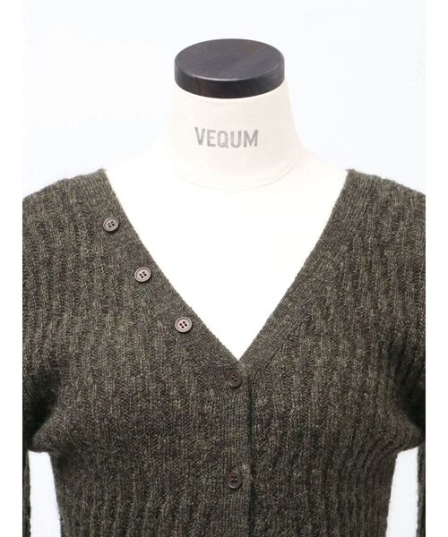 VEQUM（VEQUM）の「【VEQUM】WAVING V NECK KNIT（ニット/セーター・レディース・ブラウン/グレー/ブルー・FREE）」の11枚目の写真