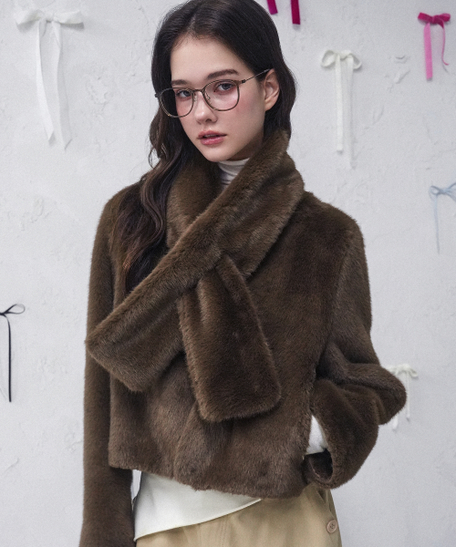 Vivacious(ビバシャス)の「Col Noue Fur Jacket BLACK(ムートンコート・レディース・ブラック・FREE)」の2枚目の写真