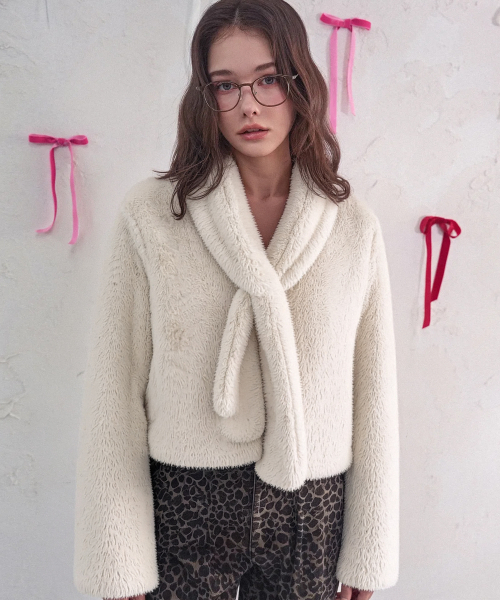 Vivacious(ビバシャス)の「Col Noue Fur Jacket BLACK(ムートンコート・レディース・ブラック・FREE)」の3枚目の写真