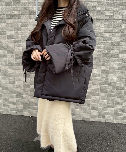 merrylatte（メリーラテ）の「2WAYリボンスリーブ中綿ジャケット【Muller Rossi】（ダウンジャケット/コート・レディース・ブラック・FREE）」の6枚目の写真