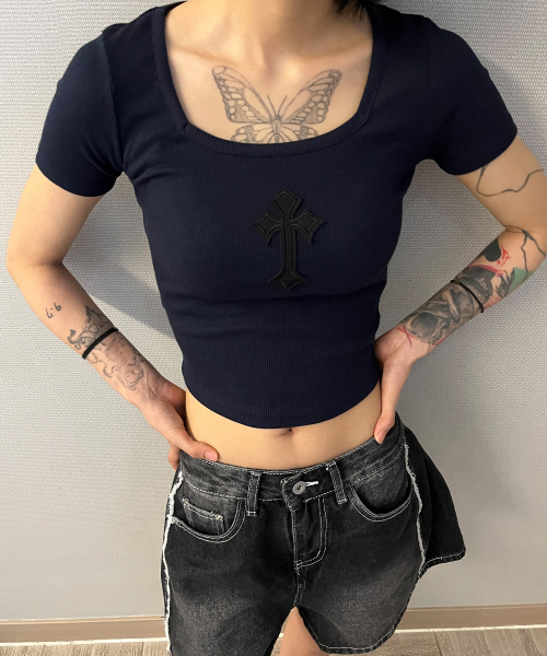 BORN SLIPPY（ボーンスリッピー）の「Cross Square Neck T-shirt (Navy)（Tシャツ/カットソー・レディース・その他・FREE）」の9枚目の写真