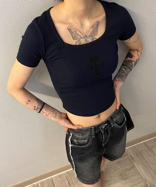 BORN SLIPPY（ボーンスリッピー）の「Cross Square Neck T-shirt (Navy)（Tシャツ/カットソー・レディース・その他・FREE）」の10枚目の写真