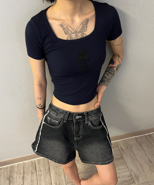 BORN SLIPPY（ボーンスリッピー）の「Cross Square Neck T-shirt (Navy)（Tシャツ/カットソー・レディース・その他・FREE）」の14枚目の写真