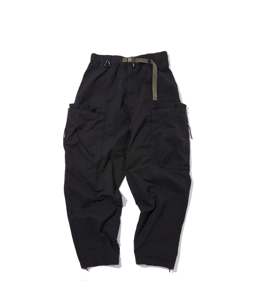 PENFIELD(ペンフィールド)の「ベルト付きユーティリティポケットバルーンパンツブラック_FR1WP50U(その他パンツ・メンズ・ブラック・SMALL/MEDIUM/LARGE)」の2枚目の写真