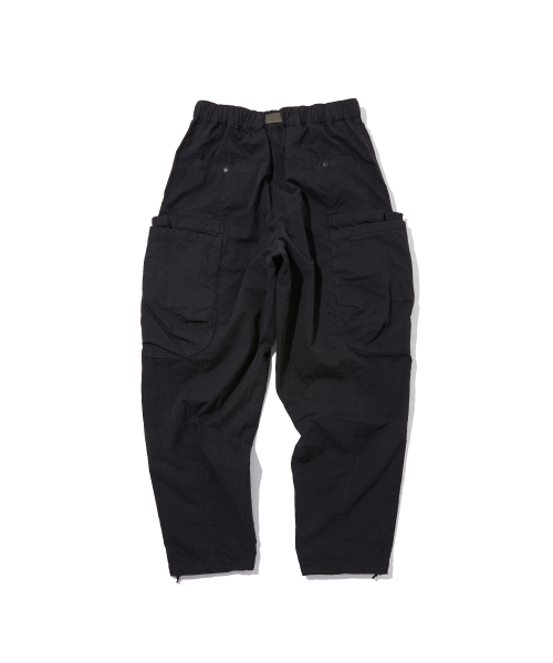 PENFIELD(ペンフィールド)の「ベルト付きユーティリティポケットバルーンパンツブラック_FR1WP50U(その他パンツ・メンズ・ブラック・SMALL/MEDIUM/LARGE)」の3枚目の写真
