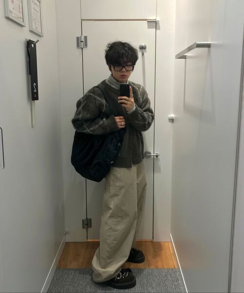 NOUN(ノウン)の「wide curved denim pants (sand beige)(デニムパンツ・メンズ・その他・0/1/2)」の10枚目の写真