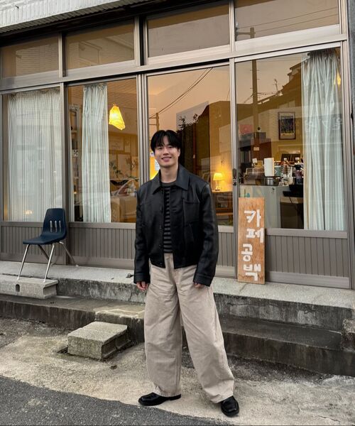 NOUN(ノウン)の「wide curved denim pants (sand beige)(デニムパンツ・メンズ・その他・0/1/2)」の22枚目の写真