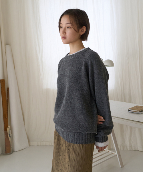 JULIAPEPE(ジュリアペペ)の「Oversized-fit Soft Knitwear (Charcoal)(ニット/セーター・レディース・その他・F)」の1枚目の写真