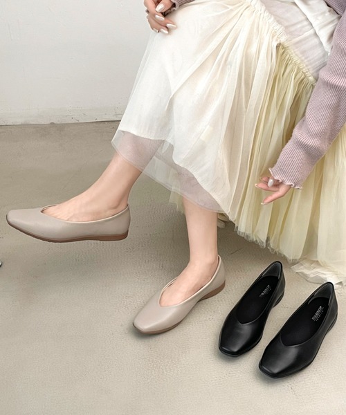 Shoes in Closet(シューズインクローゼット)の「【やわらか 軽い】スクエア Vカット ベーシック フラット パンプス 3027(パンプス・レディース・グレイッシュベージュ/ブラック・24.5cm/24.0cm/23.5cm/23.0cm/22.5cm/25.0cm/22.0cm)」の21枚目の写真