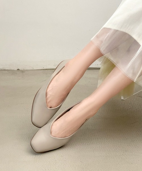 Shoes in Closet(シューズインクローゼット)の「【やわらか 軽い】スクエア Vカット ベーシック フラット パンプス 3027(パンプス・レディース・グレイッシュベージュ/ブラック・24.5cm/24.0cm/23.5cm/23.0cm/22.5cm/25.0cm/22.0cm)」の12枚目の写真