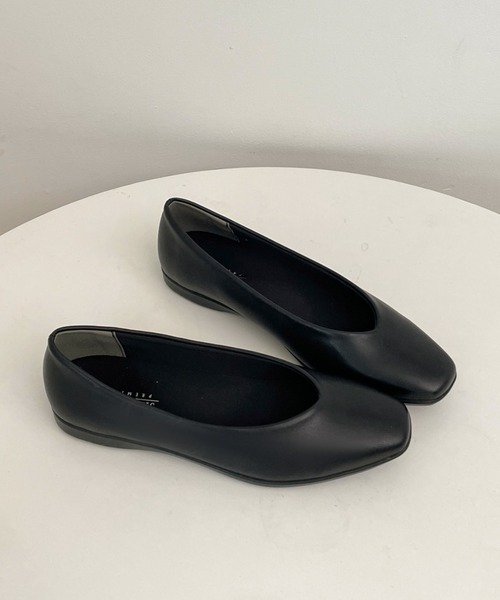Shoes in Closet(シューズインクローゼット)の「【やわらか 軽い】スクエア Vカット ベーシック フラット パンプス 3027(パンプス・レディース・グレイッシュベージュ/ブラック・24.5cm/24.0cm/23.5cm/23.0cm/22.5cm/25.0cm/22.0cm)」の9枚目の写真