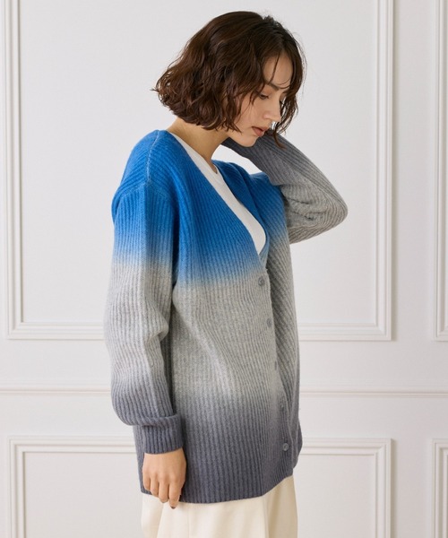 INED（イネド）の「グラデーションカーディガン《YVON》（ニット/セーター・レディース・ブルー/ブラウン・9号）」の3枚目の写真