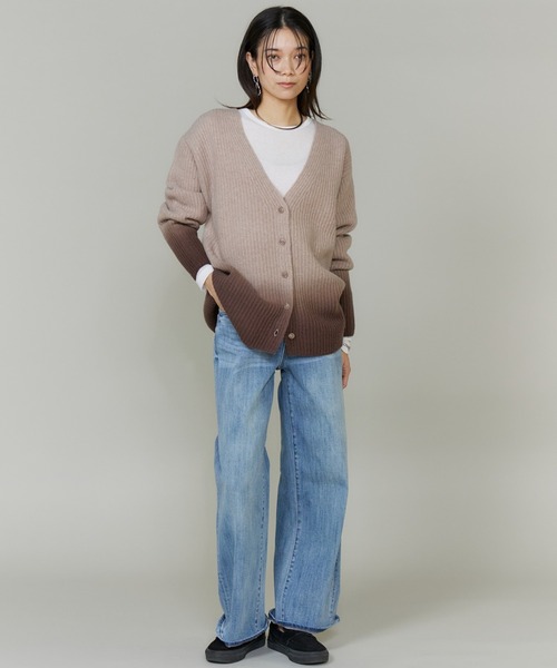 INED（イネド）の「グラデーションカーディガン《YVON》（ニット/セーター・レディース・ブルー/ブラウン・9号）」の9枚目の写真