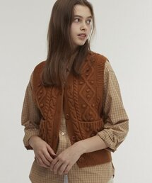Between A and B（ビトウィーンエイアンドビー）の「メリノウールアランニットベスト[アンバー]（ベスト）」