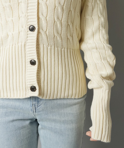 SPINNS（スピンズ）の「フード付きでこなれ感たっぷり★韓国っぽムード漂うケーブルニットカーデ（カーディガン/ボレロ・レディース・ボルドー/ネイビー/グレー/アイボリー・ONESIZE）」の15枚目の写真