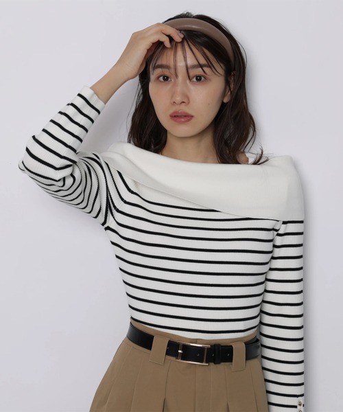 JUSGLITTY（ジャスグリッティー）の「ケープオフショルニット（ニット