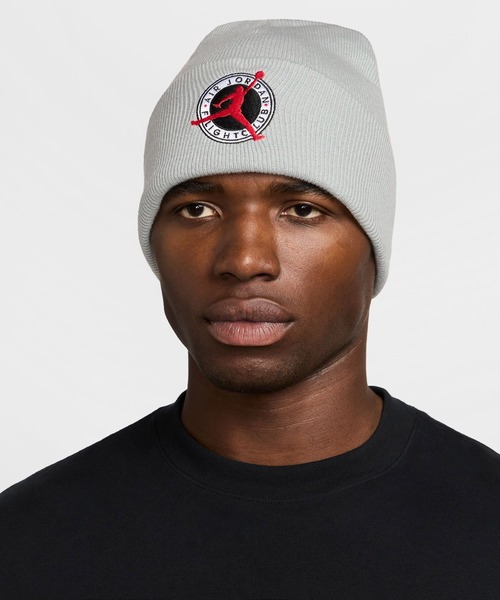 JORDAN BRAND（ジョーダンブランド）の「JORDAN BRAND U J PEAK BEANIE FLT CLUB / ジョーダン ブランド ピーク ビーニー FLT CLUB / NIKE【SP】（ニットキャップ/ビーニー・メンズ・アイボリー/ブラック/グレー・ONE SIZE）」の4枚目の写真