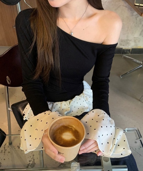 SHEENA(シーナ)の「ドットフリルティアードワンショルトップス(Tシャツ/カットソー・レディース・ライトブルー/ブラック・M)」の10枚目の写真
