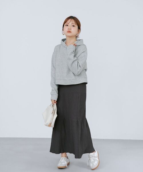 COHINA(コヒナ)の「パネルリブマーメイドニットスカート 【低身長・小柄女性】(スカート・レディース・グレー/グリーン/ベージュ・REGULAR/SHORT)」の11枚目の写真