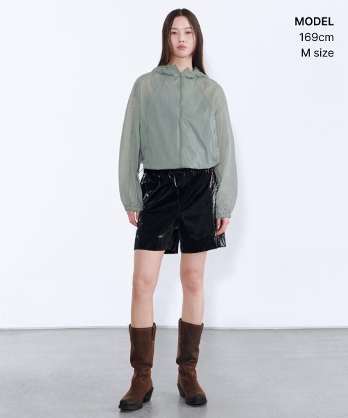 MUSINSA STANDARD WOMAN（ムシンサスタンダードウーマン）の「ウィメンズシアーフードパーカージャケット [ミントグレー]（ナイロンジャケット・レディース・その他・S/M/L）」の5枚目の写真