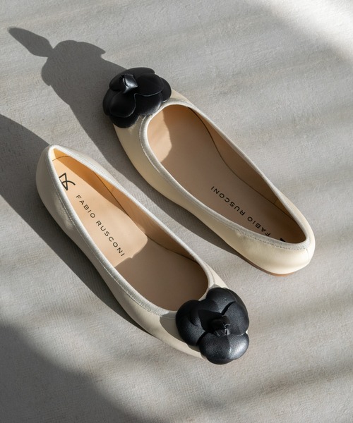 inter-chaussures（インターショシュール）の「【WEB先行予約】【FABIO RUSCONI】ラウンドトウフラットカメリアバレエ(F61513)（パンプス・レディース・アイボリー・35/36/37/38/39）」の5枚目の写真