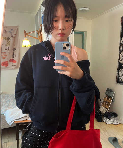 ISTKUNST(イストクンスト)の「HMF LOGO HOOD ZIP UP_NAVY(IK2FFMM486C)(パーカー・レディース・ネイビー・ONE SIZE)」の3枚目の写真