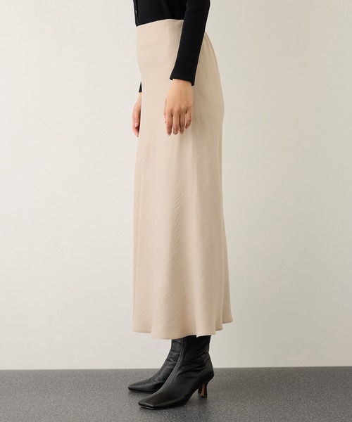 ROPE'（ロペ）の「リンクルサテンマーメイドスカート（スカート・レディース・ブラック/ベージュ・38/36）」の11枚目の写真