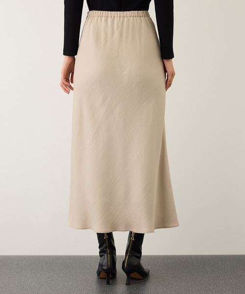 ROPE'（ロペ）の「リンクルサテンマーメイドスカート（スカート・レディース・ブラック/ベージュ・38/36）」の12枚目の写真