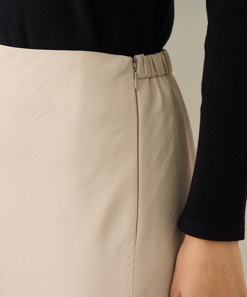 ROPE'（ロペ）の「リンクルサテンマーメイドスカート（スカート・レディース・ブラック/ベージュ・38/36）」の15枚目の写真