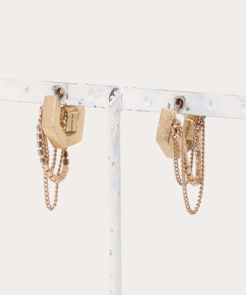 ALLSAINTS(オールセインツ)の「RUBI CHAIN EARRINGS | RUBI チェーン イヤリング・ピアス(ピアス(両耳用)・レディース・ゴールド系その他・ONE SIZE)」の6枚目の写真