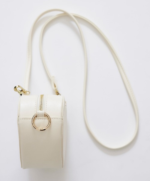 REDYAZEL(レディアゼル)の「Love Me Heart モチーフ2WAYミニショルダーバッグ(ショルダーバッグ・レディース・ブラック/レッド/オフホワイト・FREE)」の21枚目の写真