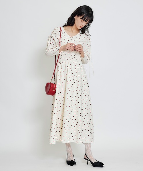 REDYAZEL(レディアゼル)の「Love Me Heart モチーフ2WAYミニショルダーバッグ(ショルダーバッグ・レディース・ブラック/レッド/オフホワイト・FREE)」の6枚目の写真