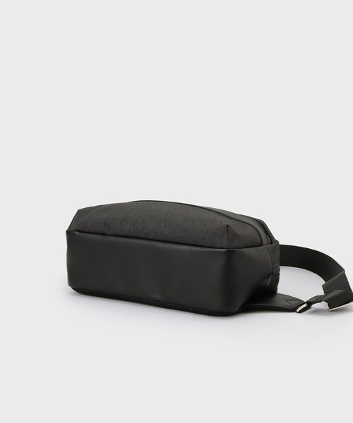 tk.TAKEO KIKUCHI(ティーケータケオキクチ)の「【保冷】レクタングルボディバッグ(ボディバッグ/ウエストポーチ・メンズ・チャコールグレー/ダークグリーン/ネイビー・00)」の22枚目の写真