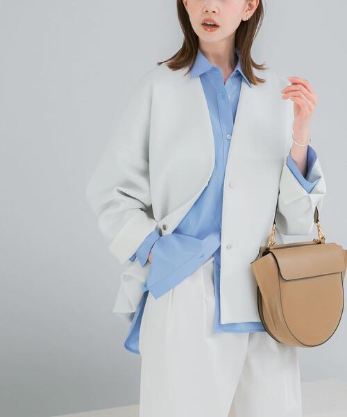 URBAN RESEARCH ROSSO WOMEN（アーバンリサーチ　ロッソ）の「『一部別注カラー』ELENDEEK　FORM SHORT COAT（ノーカラージャケット・レディース・ネイビー/ライトブルー/オフホワイト・FREE）」の4枚目の写真