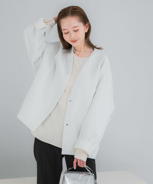 URBAN RESEARCH ROSSO WOMEN（アーバンリサーチ　ロッソ）の「『一部別注カラー』ELENDEEK　FORM SHORT COAT（ノーカラージャケット・レディース・ネイビー/ライトブルー/オフホワイト・FREE）」の9枚目の写真