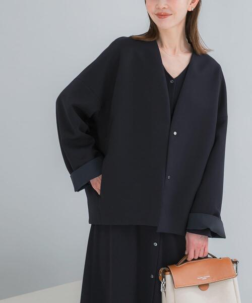 URBAN RESEARCH ROSSO WOMEN（アーバンリサーチ　ロッソ）の「『一部別注カラー』ELENDEEK　FORM SHORT COAT（ノーカラージャケット・レディース・ネイビー/ライトブルー/オフホワイト・FREE）」の13枚目の写真