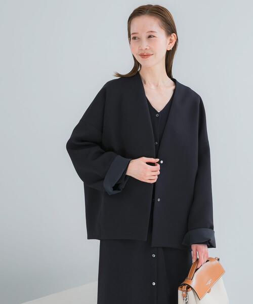 URBAN RESEARCH ROSSO WOMEN（アーバンリサーチ　ロッソ）の「『一部別注カラー』ELENDEEK　FORM SHORT COAT（ノーカラージャケット・レディース・ネイビー/ライトブルー/オフホワイト・FREE）」の14枚目の写真