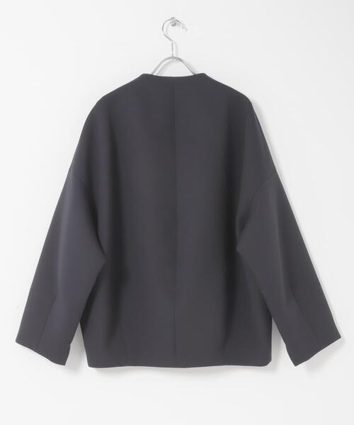 URBAN RESEARCH ROSSO WOMEN（アーバンリサーチ　ロッソ）の「『一部別注カラー』ELENDEEK　FORM SHORT COAT（ノーカラージャケット・レディース・ネイビー/ライトブルー/オフホワイト・FREE）」の21枚目の写真
