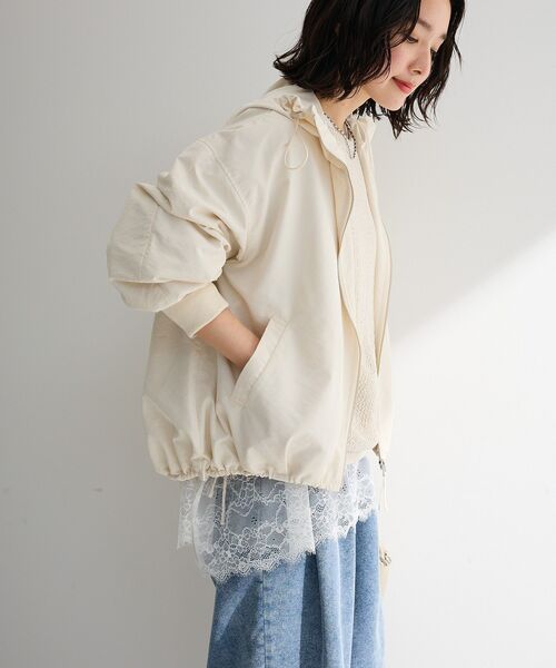 Green　Parks（グリーンパークス）の「撥水加工フード付ブルゾン（ブルゾン・レディース・カーキ/ホワイト系その他2/グレー・FREE）」の8枚目の写真