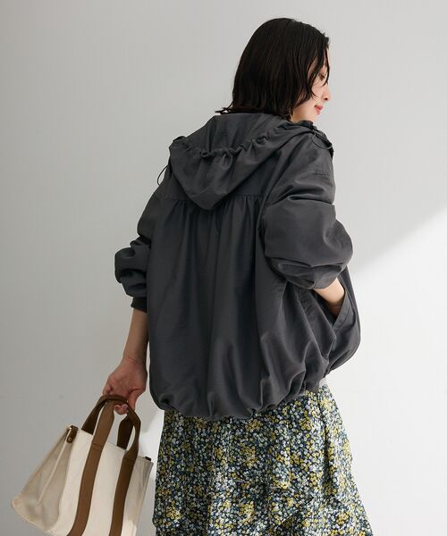 Green　Parks（グリーンパークス）の「撥水加工フード付ブルゾン（ブルゾン・レディース・カーキ/ホワイト系その他2/グレー・FREE）」の16枚目の写真