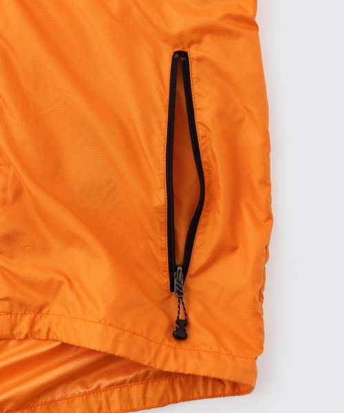 WILD THINGS(ワイルドシングス)の「パッカブルウィンドパーカー│PACKABLE WIND PARKA(ナイロンジャケット・メンズ・オレンジ/チャコールグレー/オリーブ/ブラック・XL/L/M/S)」の10枚目の写真