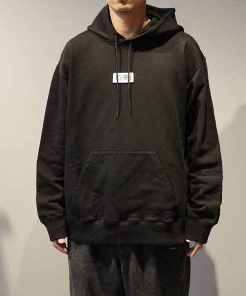 MM6 Maison Margiela(エムエムシックス メゾン マルジェラ)の「MM6 SWEATSHIRT(パーカー・メンズ・ブラック・LARGE/MEDIUM)」の1枚目の写真