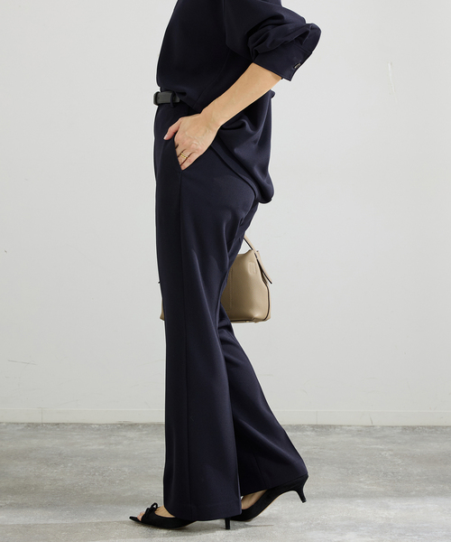 IENA(イエナ)の「《セットアップ対応/》カットジョーゼットスティックパンツ(スラックス・レディース・ブラック/ネイビー・38/36/34)」の17枚目の写真