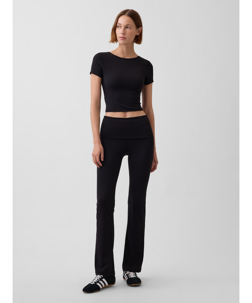 GAP(ギャップ)の「GapFit スムース リバーシブル ラップ クロップド トップス(Tシャツ/カットソー・レディース・ネイビー/ブラック・L/M/S/XS/XXS)」の6枚目の写真