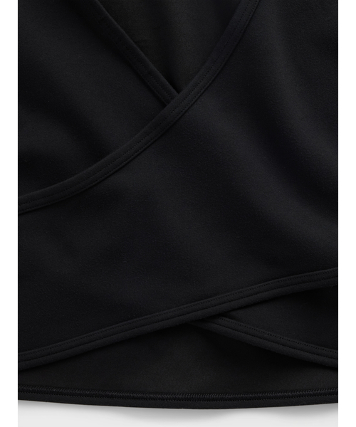 GAP(ギャップ)の「GapFit スムース リバーシブル ラップ クロップド トップス(Tシャツ/カットソー・レディース・ネイビー/ブラック・L/M/S/XS/XXS)」の8枚目の写真