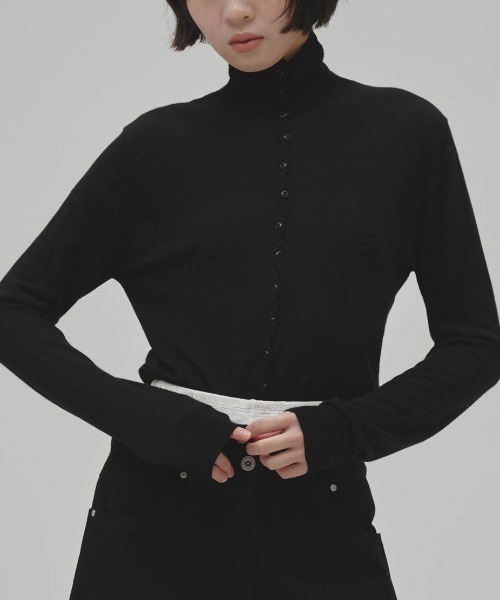 TODAYFUL(トゥデイフル)の「TODAYFUL Turtleneck Button Knit タートルネックボタンニット/12620510(ニット/セーター・レディース・チャコールグレー/ブラック・ONE SIZE)」の1枚目の写真